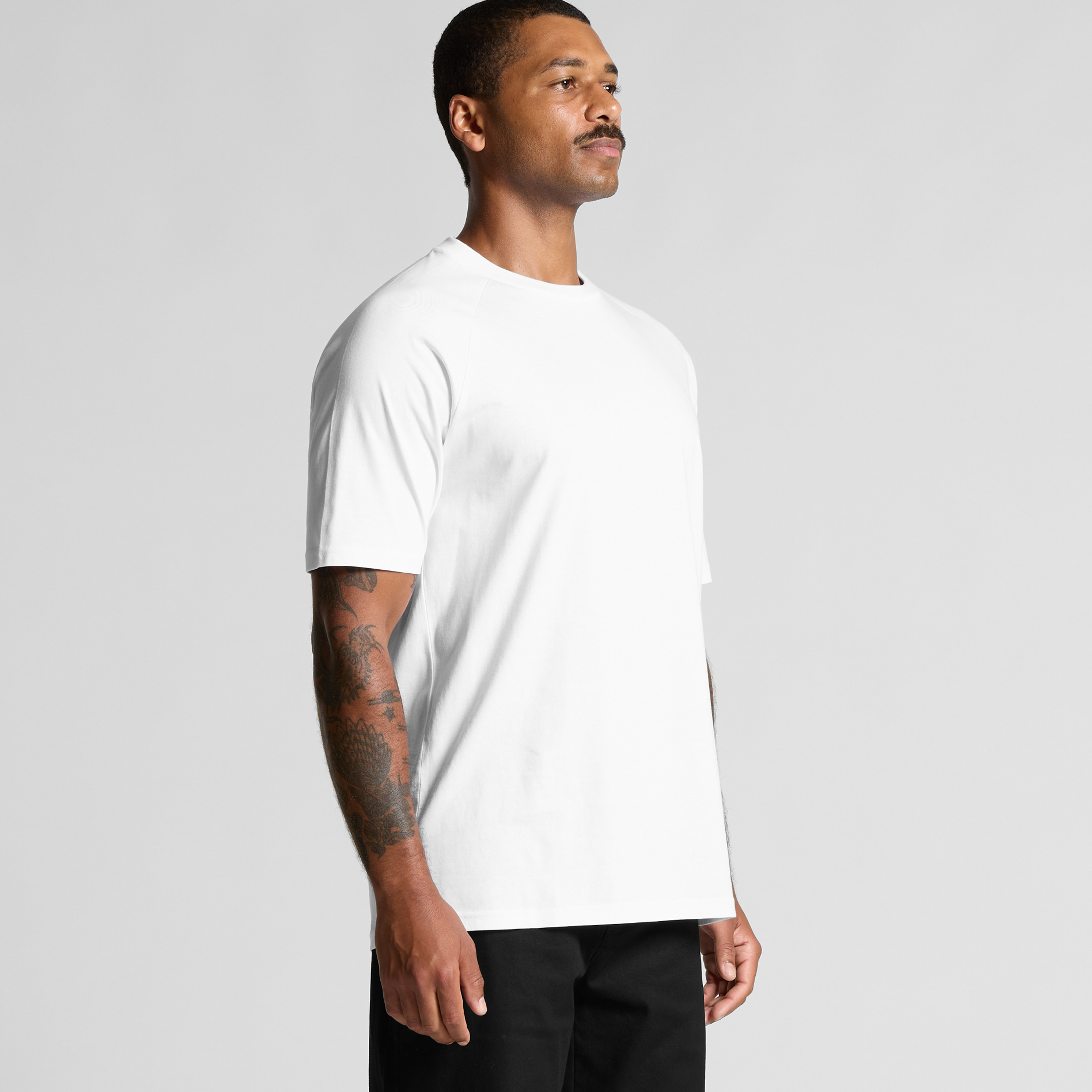 as colour MENS STAPLE RAGLAN TEE