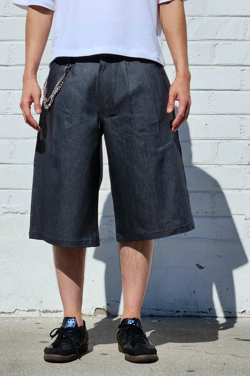 neo blueShadow Black Double Pleated Baggy Shorts
