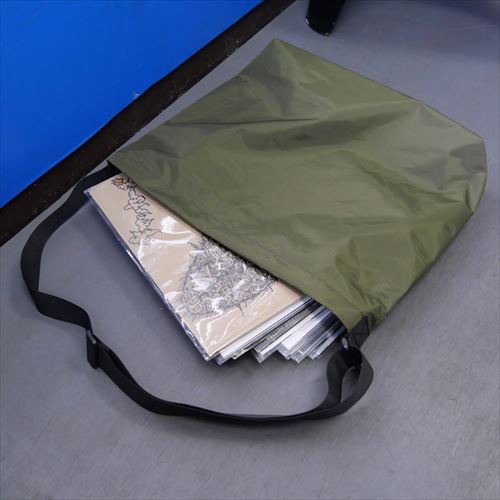wheard Shoulder Bag